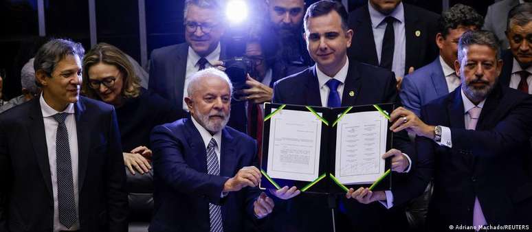 Cerimônia teve os chefes do três poderes: Lula e presidentes do Congresso, Rodrigo Pacheco, e do Senado, Arthur Lira