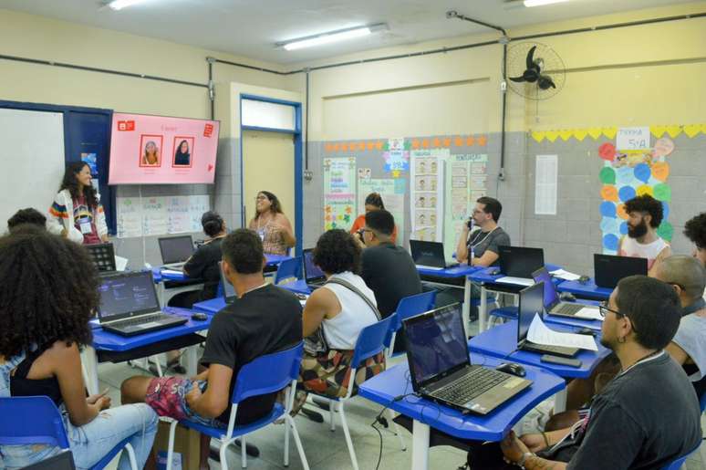 Uma das principais ações da Pajubá Tech é a capacitação profissional, oferecendo programas de formação no bairro do Ibura, zona sul do Recife