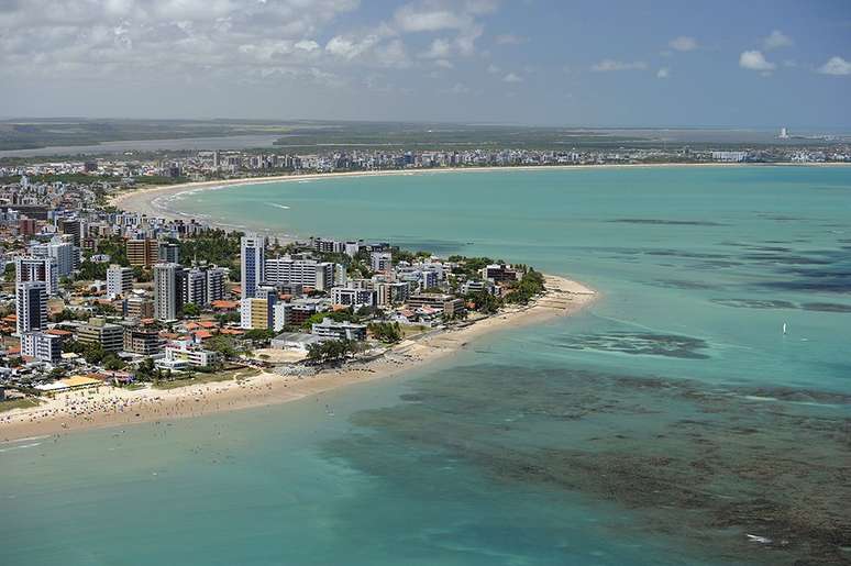 Discover the city that was born with its back to the sea