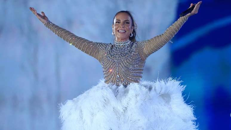 Check out the super stylish looks of celebrities at the Ivete show