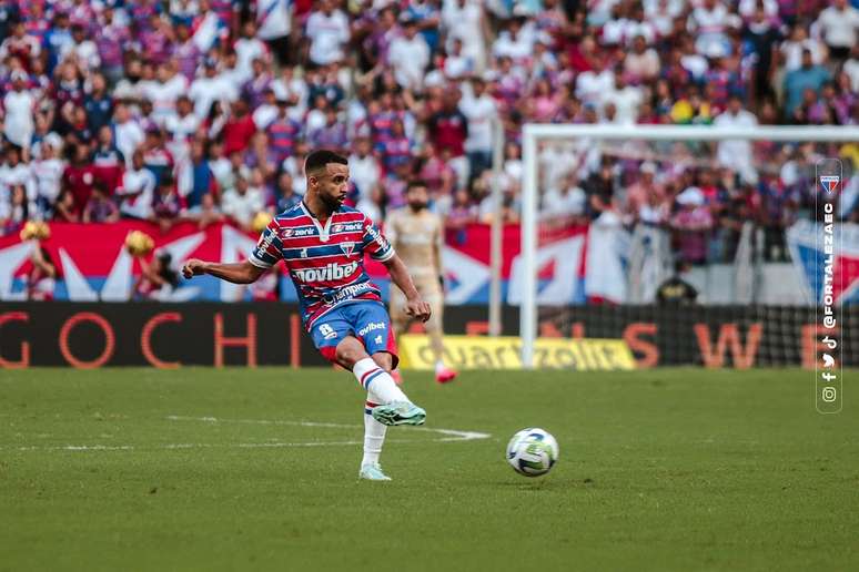 The Fortaleza midfielder confirms negotiations with Palmeiras