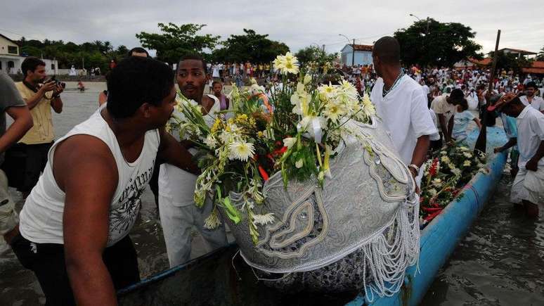 Bembé do Mercado, manifestação que acontece desde 13 de maio de 1888, quando negros se reuniram em praça pública para comemorar a Abolição da Escravatura, no município de Santo Amaro, na Bahia