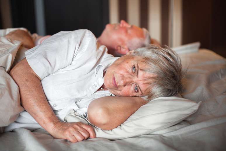 Dormir em ambientes separados pode colaborar com a longevidade de uma relação porque tem tudo a ver com a qualidade do sono, especialmente a de mulheres
