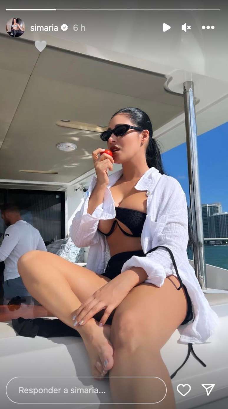 Simaria displays flawless beauty in a bold look full of cutouts