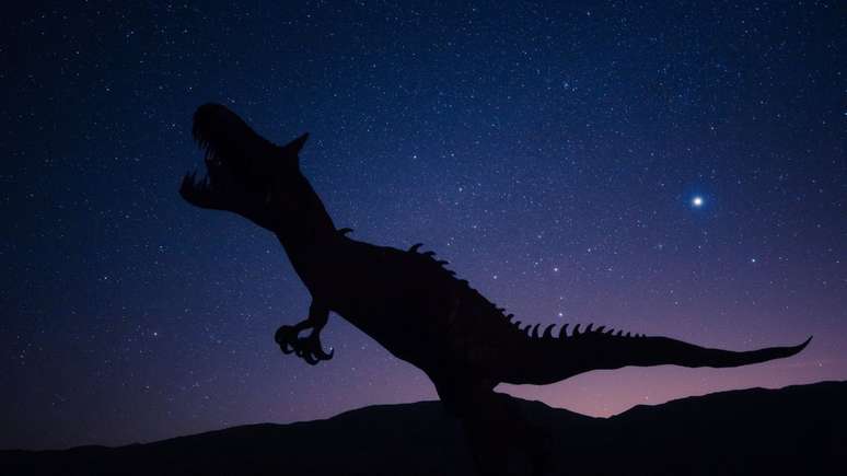 O evento de extinção em massa mais recente ocorreu há 65 milhões de anos, quando grande parte os dinossauros acabou extinta O evento de extinção em massa mais recente ocorreu há 65 milhões de anos, quando grande parte os dinossauros acabou extinta