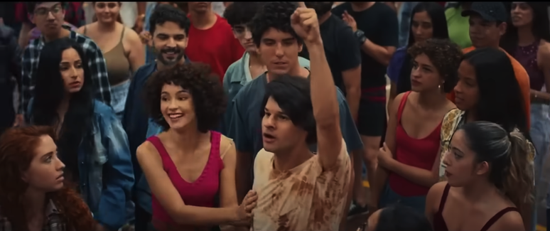 Essa peruca é ridícula, gente (Imagem: Reprodução/Imagem Filmes)