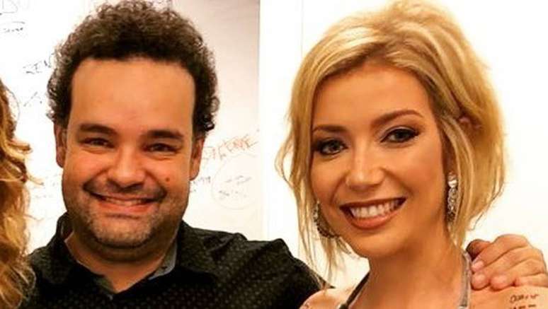 O pianista Ivan Teixeira e Luiza Possi, nos bastidores de um show em 2018