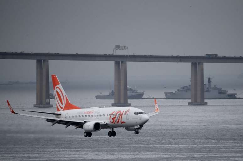 Avião da Gol pousa no aeroporto Santos Dumont, no Rio de Janeiro
21/03/2019
REUTERS/Sergio Moraes