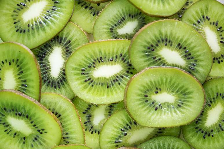 Conheça os benefícios do kiwi!