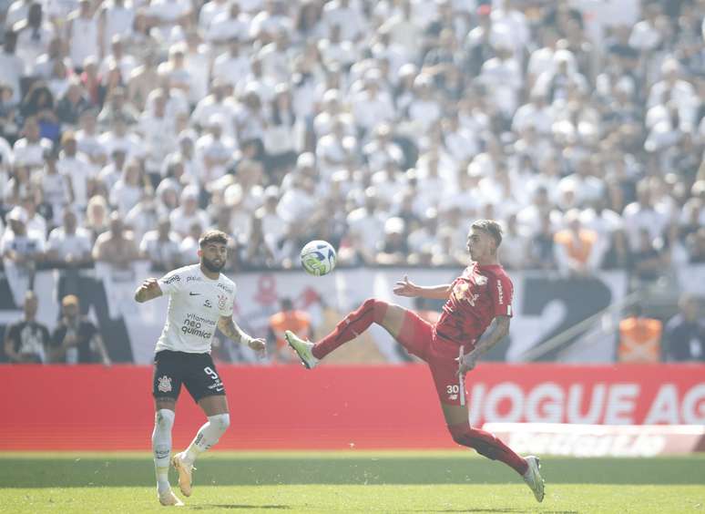 Lucas Rafael Red Bull Bragantino fica próximo de perder mais dois zagueiros para 2024