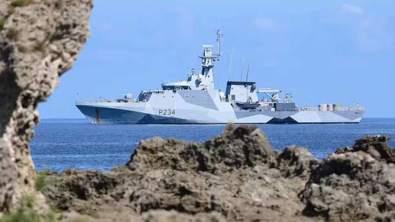 HMS Trent faz parte da categoria River Class nas embarcações da Marinha Real