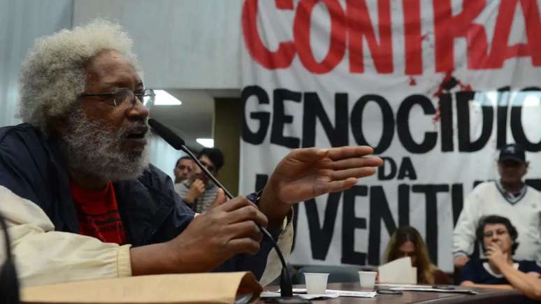 Em 7 de julho aconteceu o histórico protesto nas escadarias do Theatro Municipal, no centro da cidade de São Paulo