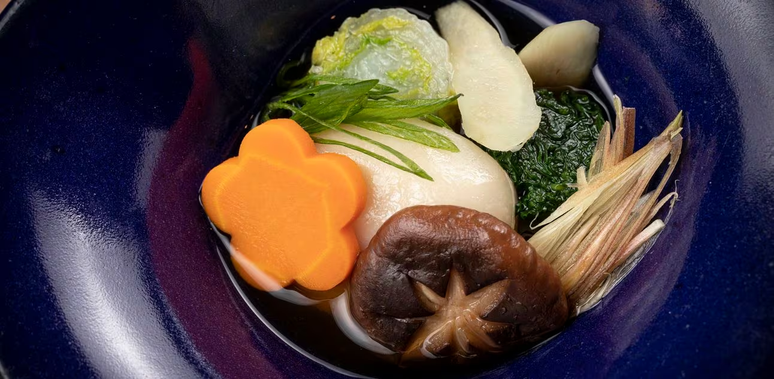 Gastronomic superstitions: what to eat to get rich in 2024