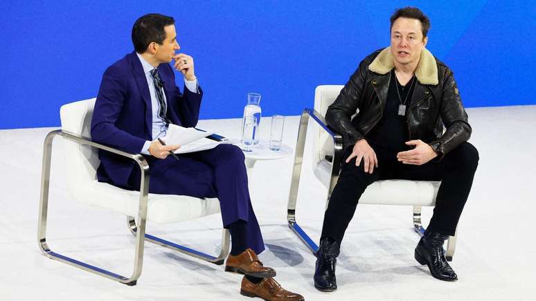 Em conversa com o jornalista americano Andrew Ross Sorkin, Elon Musk lançou fortes ataques aos anunciantes que deixaram a plataforma X, antigo Twitter