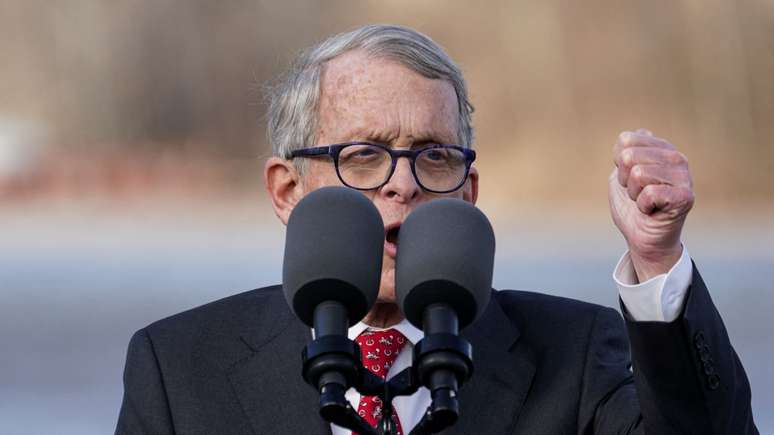 DeWine, que também é republicano, anunciou seu veto em coletiva de imprensa na manhã desta sexta-feira