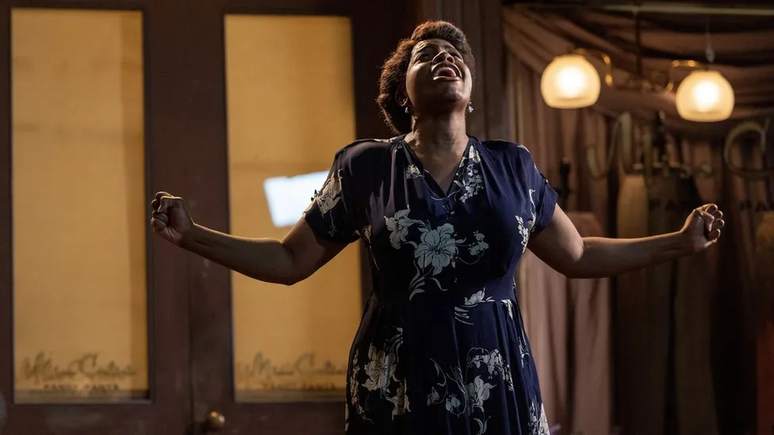 Fantasia Barrino como Celie em 'A Cor P&uacute;rpura'