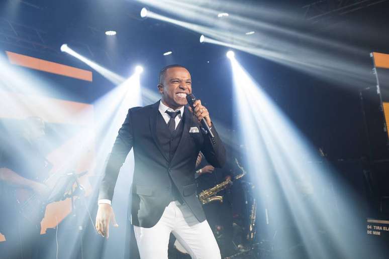 Alexandre Pires cancels cruise show after person falls overboard;  understand