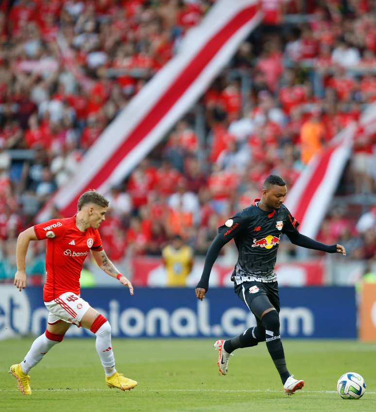 O Red Bull Bragantino não irá liberar Luan Cândido para o Pré-Olímpico. 