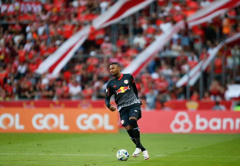 O Red Bull Bragantino não irá liberar Luan Cândido para o Pré-Olímpico. 