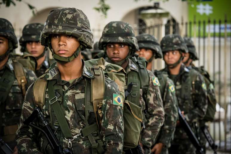 Exercito Brasileiro em uma missão. 
