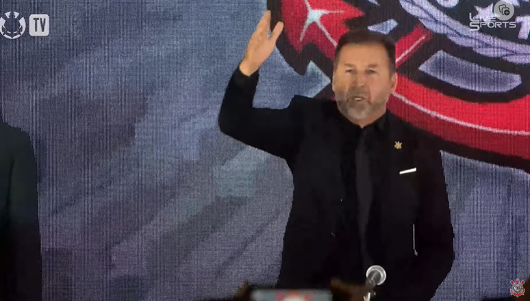 Augusto Melo, presidente do Corinthians em seu primeiro pronunciamento de novo mandat&aacute;rio |