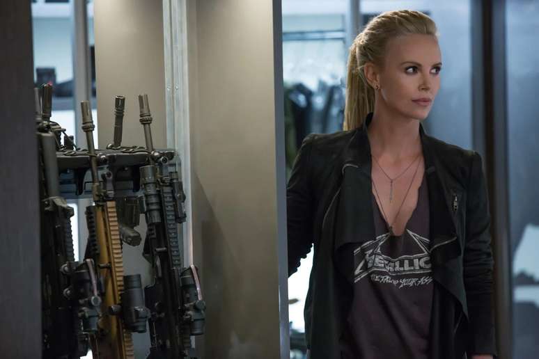 Charlize Theron em Velozes & Furiosos 8