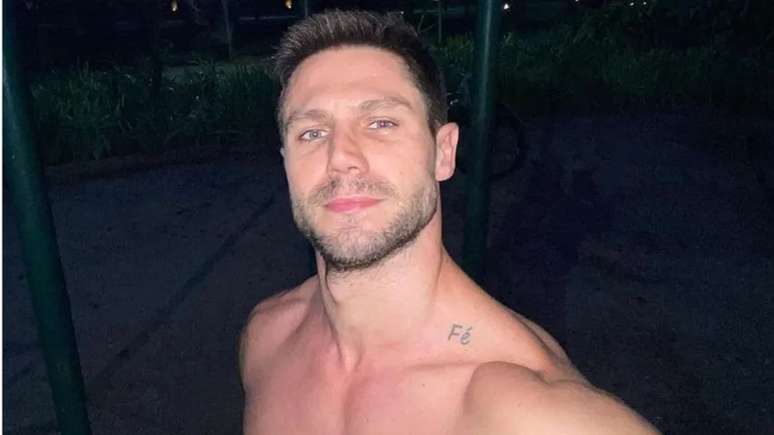 Former BBB Jonas Sulzbach is seen kissing a brunette on New Year’s Eve;  Find out who you are!