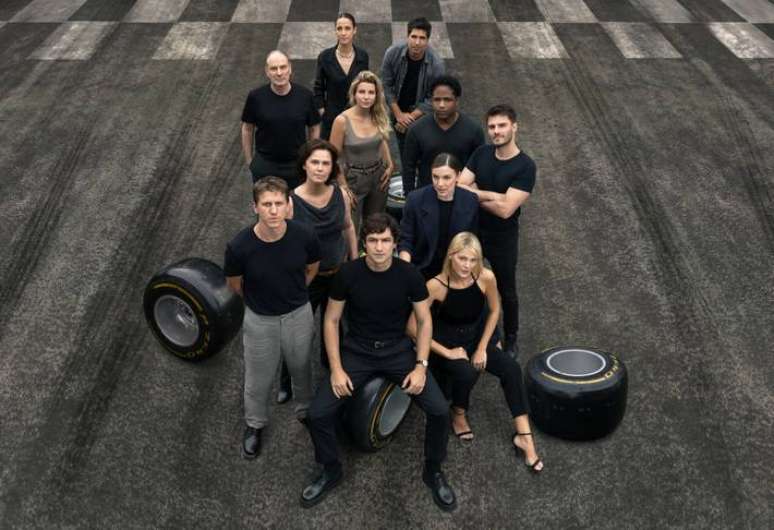 Elenco de 'Senna': Gabriel Leone, Matt Mella, Susana Ribeiro, Julia Foti, Marco Ricca, Camila Márdila, Gabriel Louchard, Christian Malheiros, Hugo Bonemer, Alice Wegmann e Pâmela Tomé