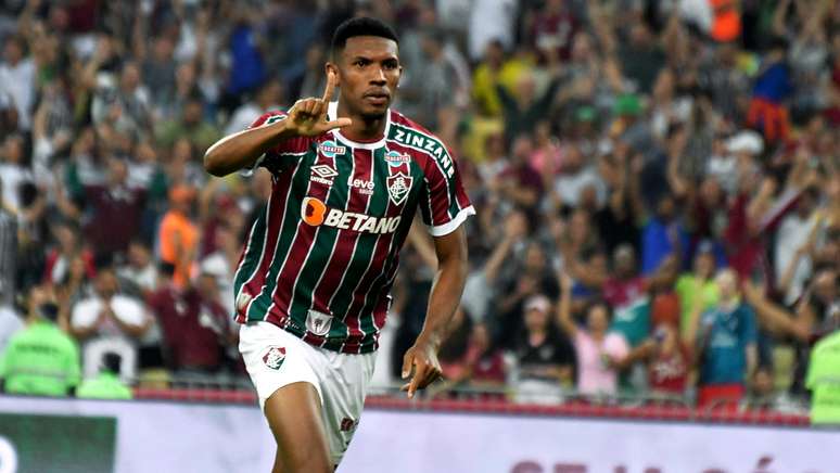 Lelê fica no Fluminense 