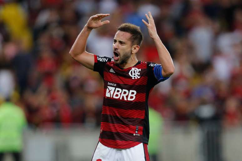 Everton Ribeiro deixa o Flamengo 