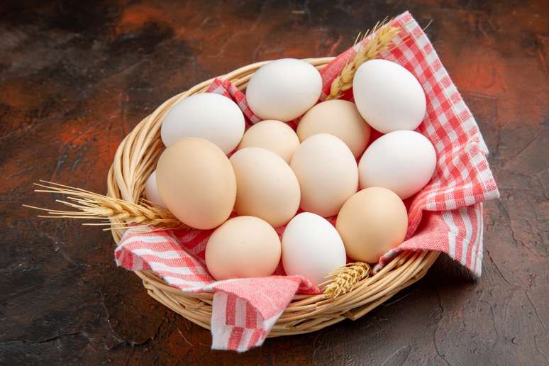 Como separar a gema da clara dos ovos?