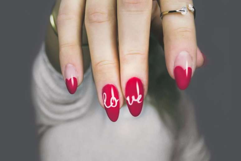 nail art vermelha