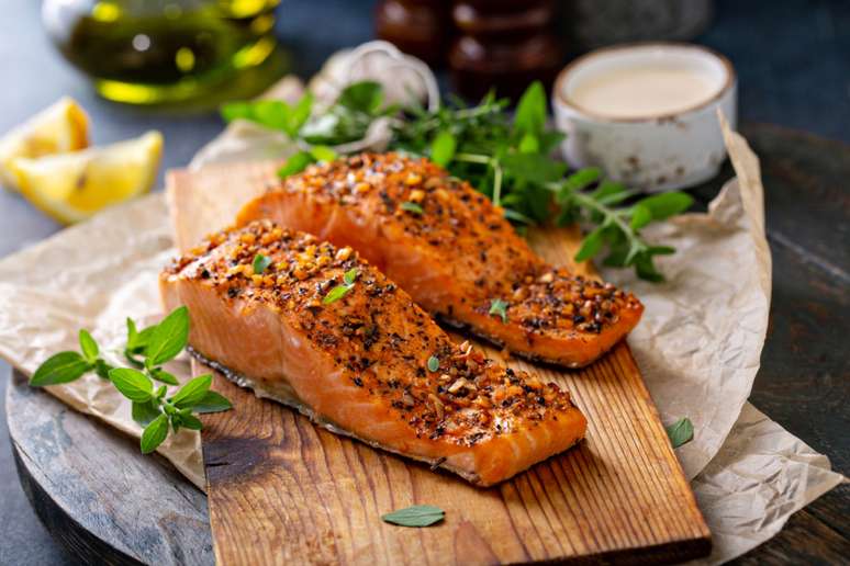 Grilled salmon with herbs and lemon Grilled salmon with herbs and lemon
