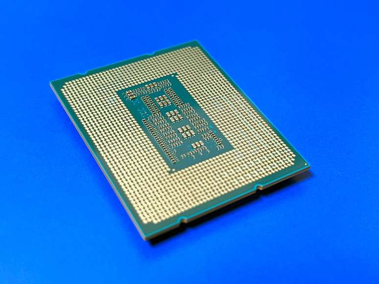 Mesmo com muitos núcleos e velocidade alta, o Core i9-14900K tem um desempenho discreto (Imagem: Sérgio Oliveira/Canaltech)