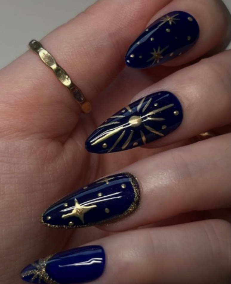nail art azul marinho