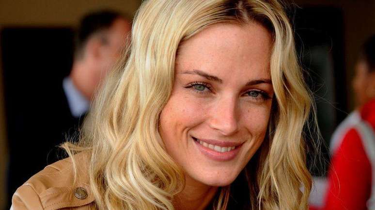 'Nós, que ficamos para trás, somos os que cumprem pena de prisão perpétua', disse mãe de Reeva Steenkamp em comunicado divulgado pela família