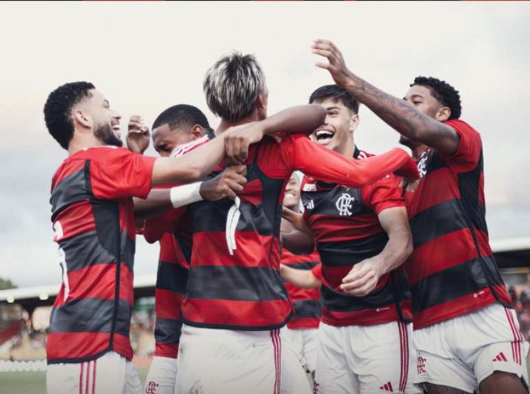 Flamengo squad in the victory against São José-RS in the Copinha