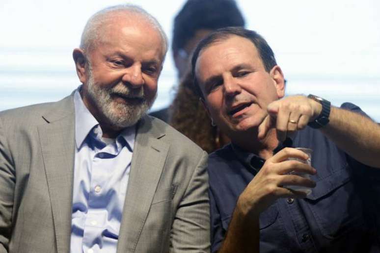 O prefeito Eduardo Paes (dir.) aproximou-se de Lula ainda na campanha de 2022; a parceria para a elei&ccedil;&atilde;o municipal &eacute; vista pelo PT como natural