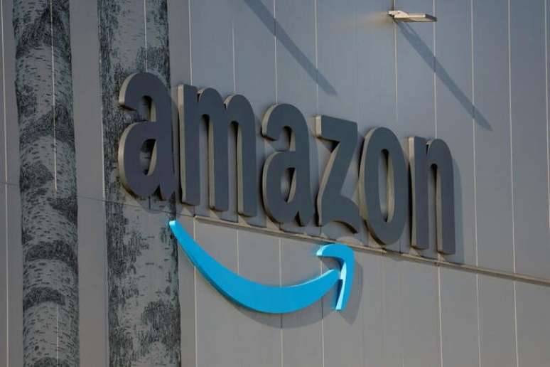 Logotipo da Amazon em um centro logístico em Trapagaran, Espanha
18/12/2023
REUTERS/Vincent West