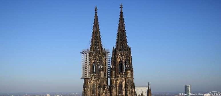 Catedral de Colônia começou a ser construída para dar conta do afluxo de peregrinos