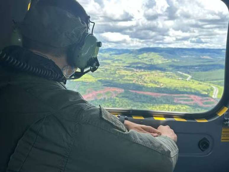 Aeronave do Cavex de Taubaté auxilia nas buscas por helicóptero que desapareceu em SP