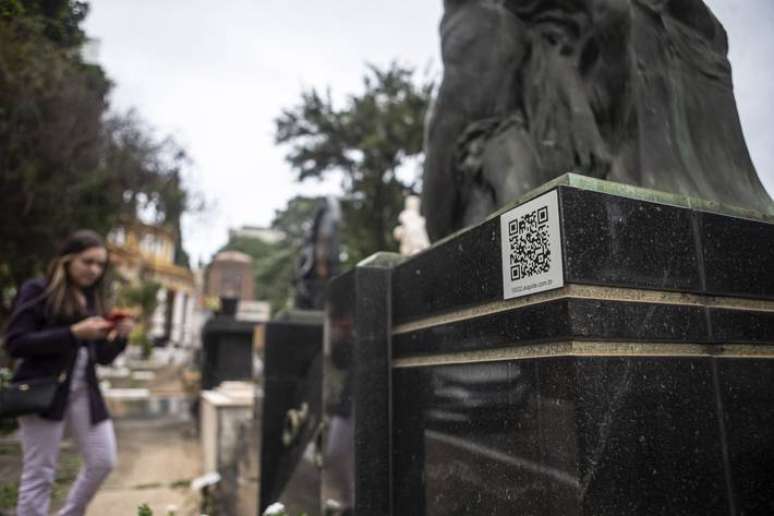 O QR Code do túmulo da família Alcantara Machado no cemitério da Consolação, região central de São Paulo. FOTO TABA BENEDICTO / ESTADAO