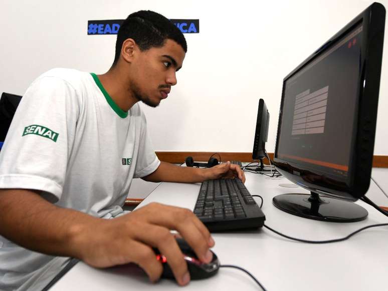 The free program opens up 30 thousand vacancies for training professionals in the field of cybersecurity