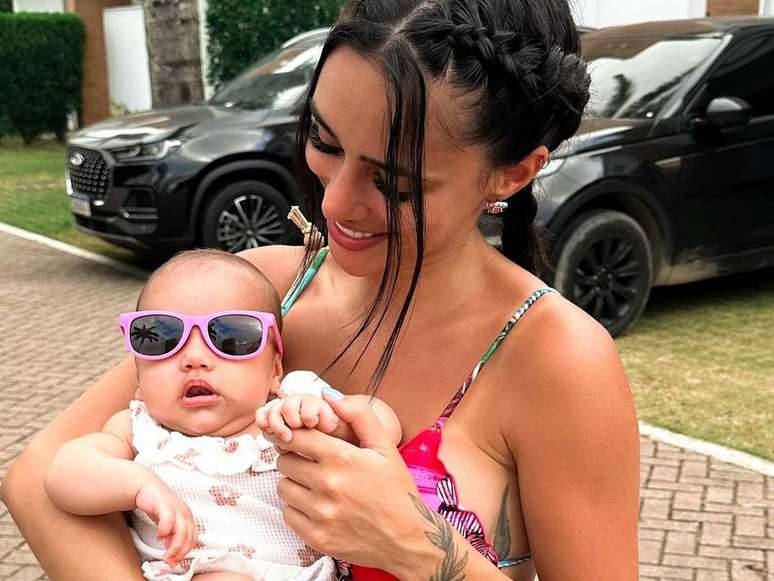 Bruna Biancardi comemora 3 meses de Mavie sem Neymar.