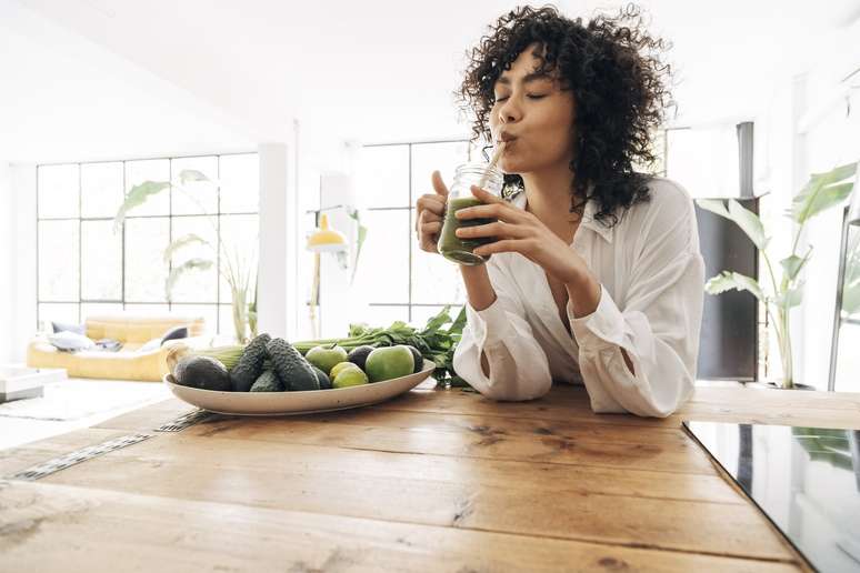 Receitas de sucos, chás ou dietas "detox" fazem sucesso nas redes sociais