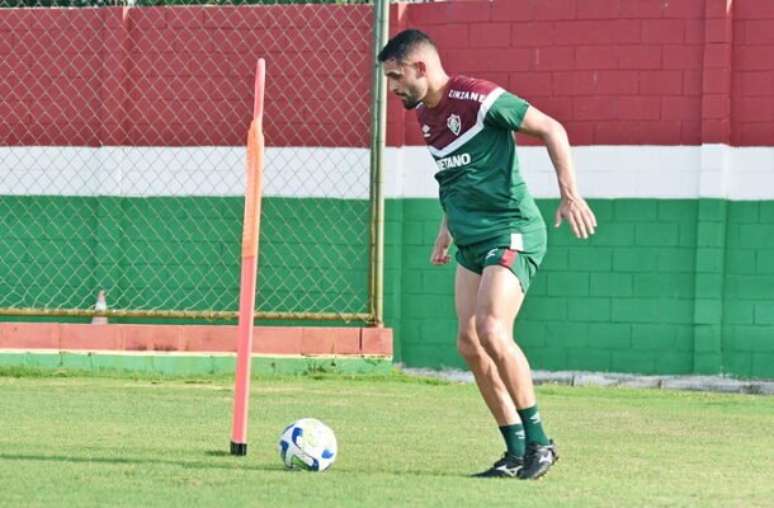 Renato Augusto fechou contrato de duas temporadas com o Flu