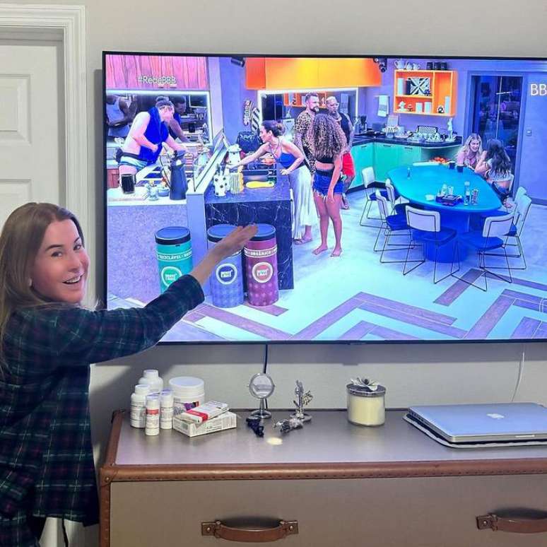 Zilu God&oacute;i brincou sobre estreia de Wanessa Camargo no BBB 24 e disse que viu a filha lavando lou&ccedil;a pela primeira vez.