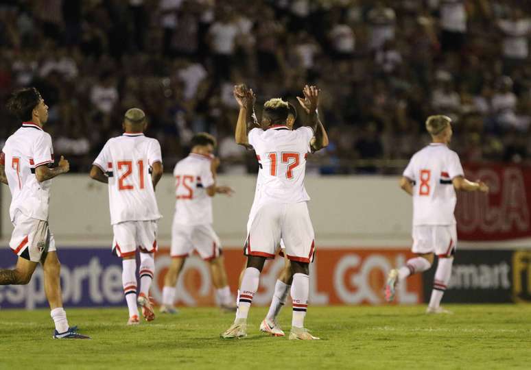 São Paulo termina a fase de grupos da Copinha em 2º lugar após derrota 