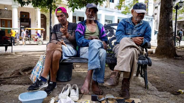 Cidadãos cubanos viram seu poder aquisitivo diminuir cada vez mais nos últimos anos