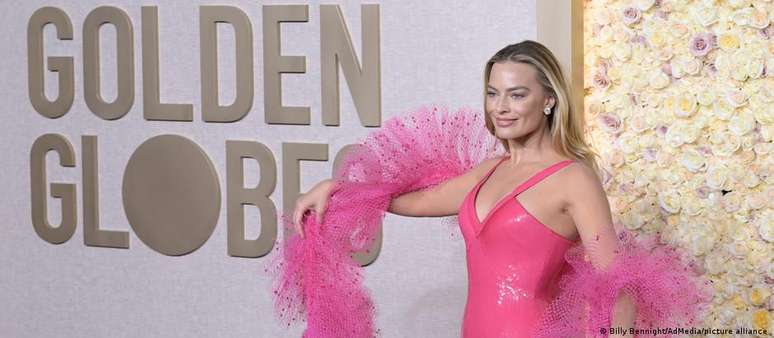 Sucesso de "Barbie" (representado por Margot Robbie) lançou uma onda rosada global